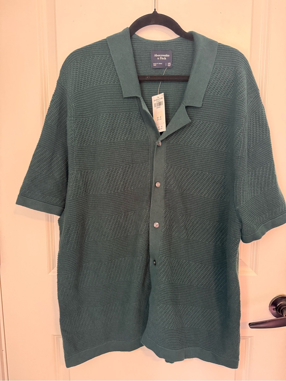 Abercrombie & Fitch Men's Green Textured Short-Sleeve Button-Down Shirt